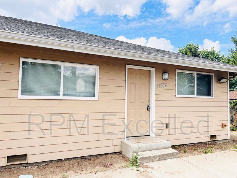House for rent at 1530B 29th St SE, Auburn, WA 98002