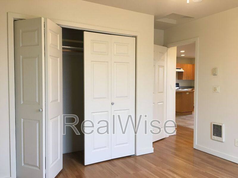 Apartment for rent at 219 NW 6th St #3, Redmond, OR 97756
