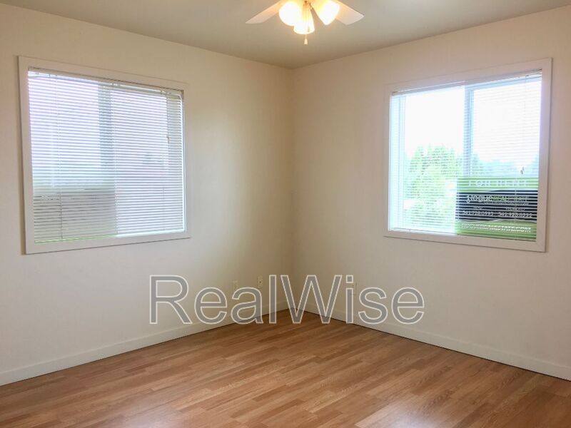 Apartment for rent at 219 NW 6th St #3, Redmond, OR 97756