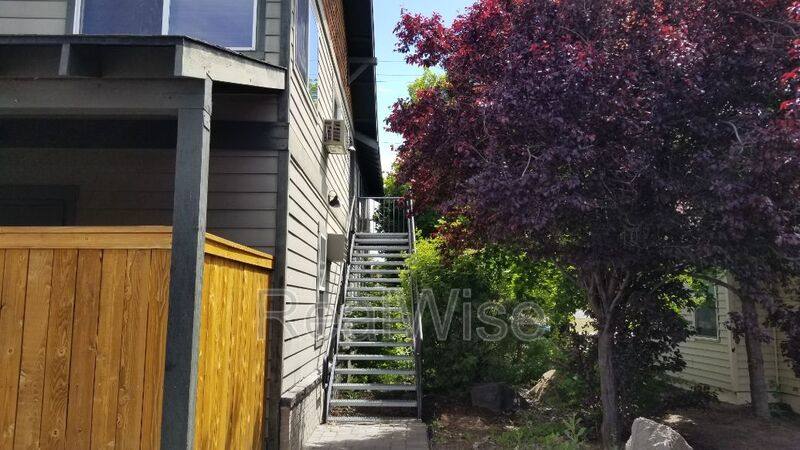 Apartment for rent at 219 NW 6th St #3, Redmond, OR 97756