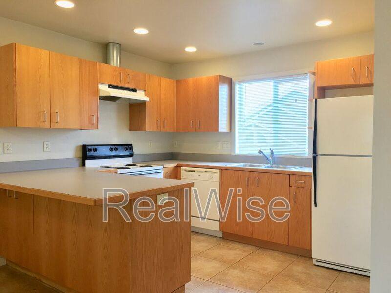 Apartment for rent at 219 NW 6th St #3, Redmond, OR 97756