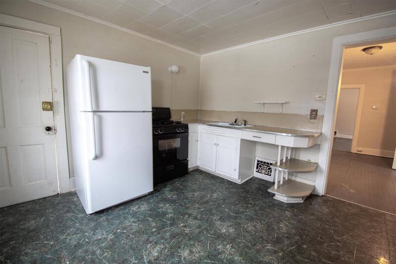 Apartment for rent at 127 B Woodlawn Ave, Green Bay, WI 54303