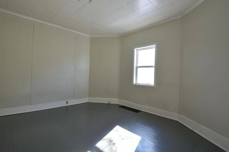 Apartment for rent at 127 B Woodlawn Ave, Green Bay, WI 54303