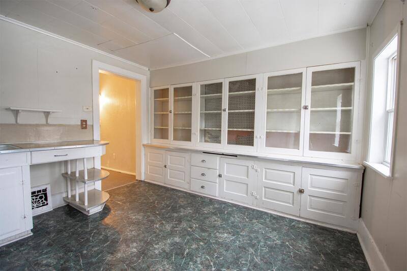 Apartment for rent at 127 B Woodlawn Ave, Green Bay, WI 54303