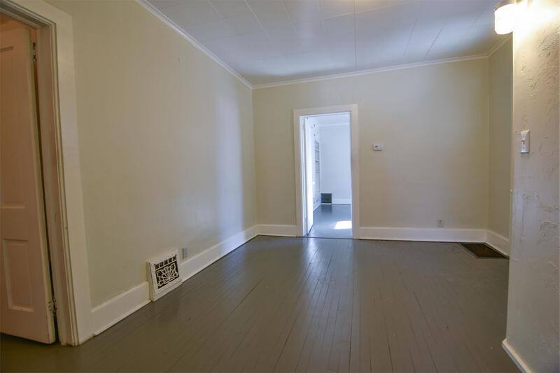 Apartment for rent at 127 B Woodlawn Ave, Green Bay, WI 54303