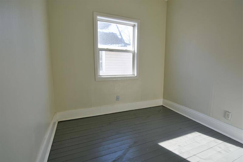 Apartment for rent at 127 B Woodlawn Ave, Green Bay, WI 54303
