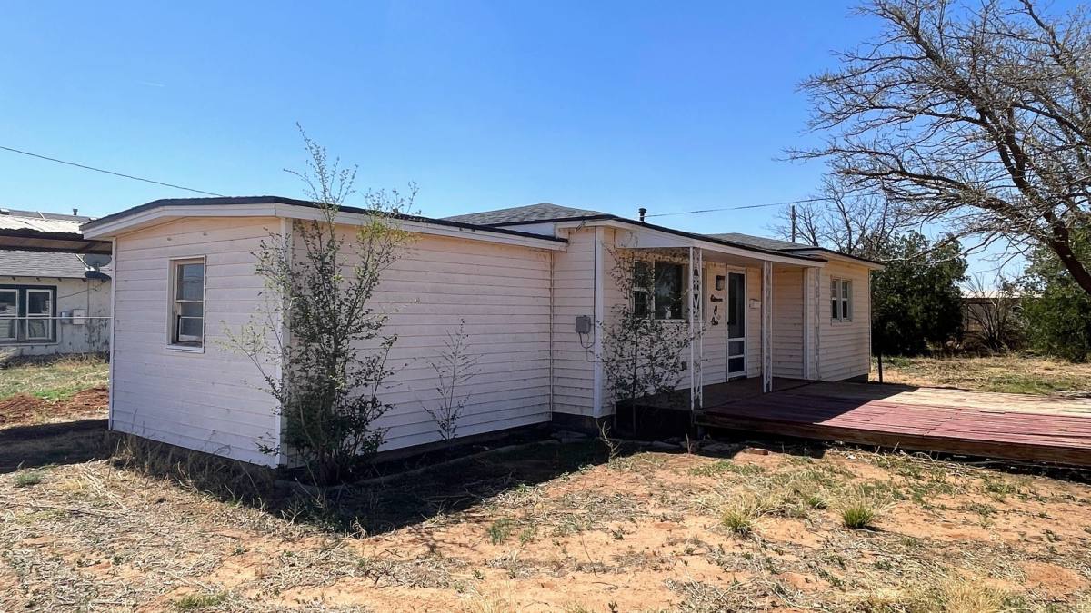 House for rent at 1101 S 15th, Lamesa, TX 79331