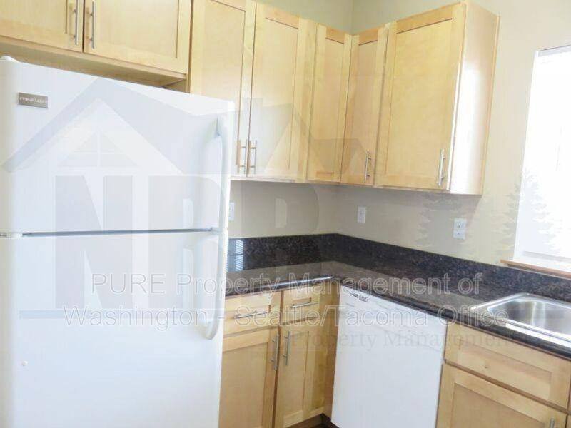 Townhouse for rent at 8015 Pacific Ave #20, Tacoma, WA 98408