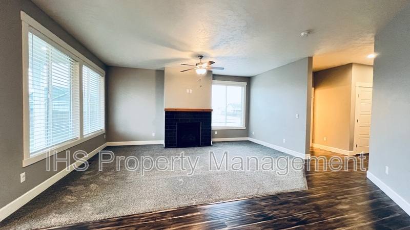 House for rent at 9801 Silverbright Dr, Pasco, WA 99301