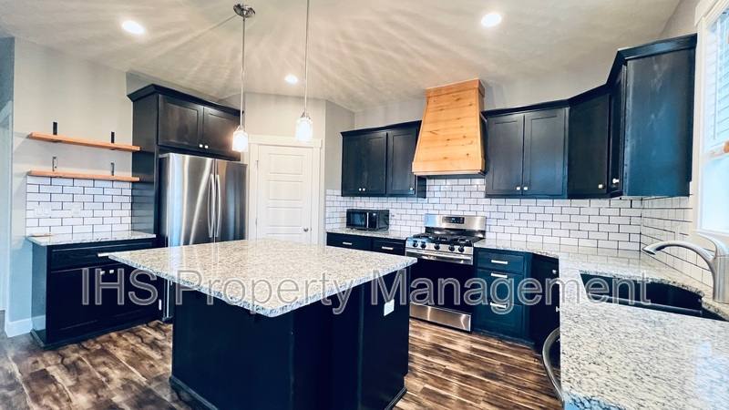 House for rent at 9801 Silverbright Dr, Pasco, WA 99301