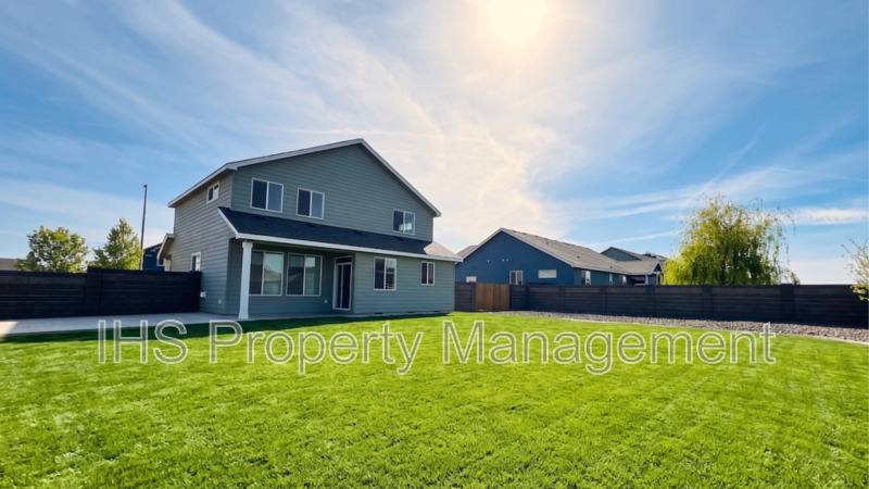 House for rent at 9801 Silverbright Dr, Pasco, WA 99301