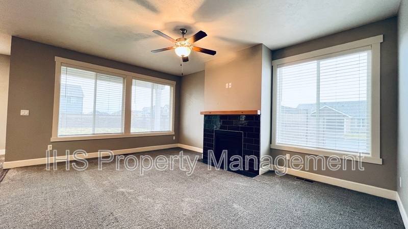 House for rent at 9801 Silverbright Dr, Pasco, WA 99301