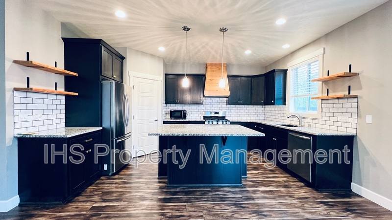 House for rent at 9801 Silverbright Dr, Pasco, WA 99301