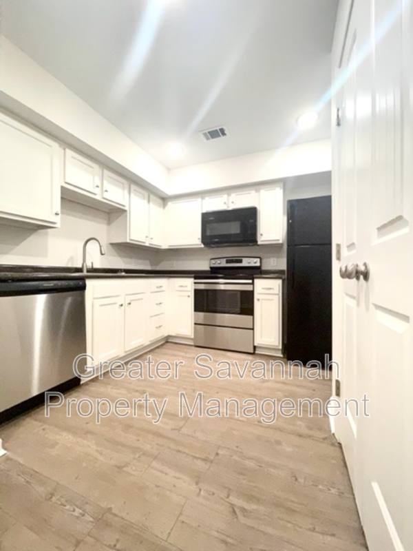Apartment for rent at 402 E 3rd St #B, Springfield, GA 31329