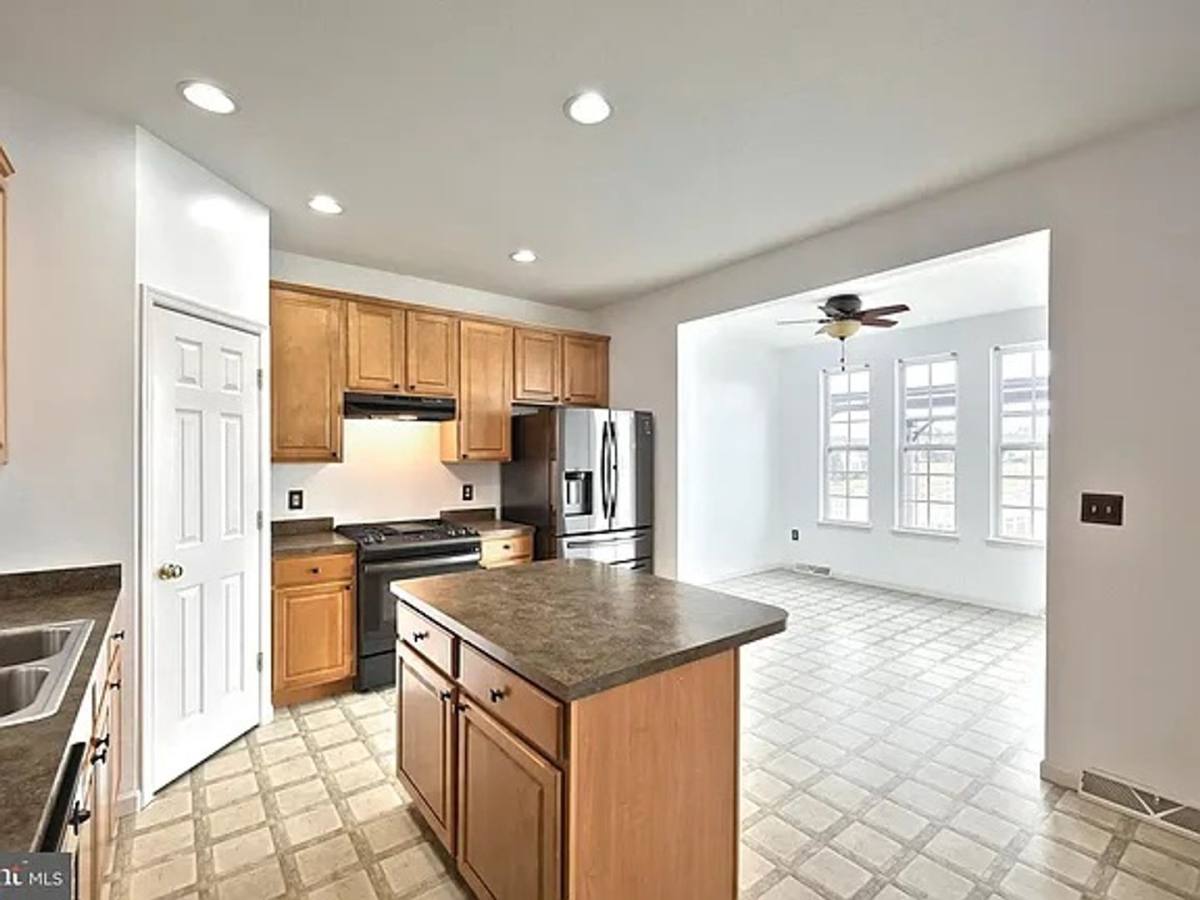 Townhouse for rent at 1193 Ledge Dr, York, PA 17408