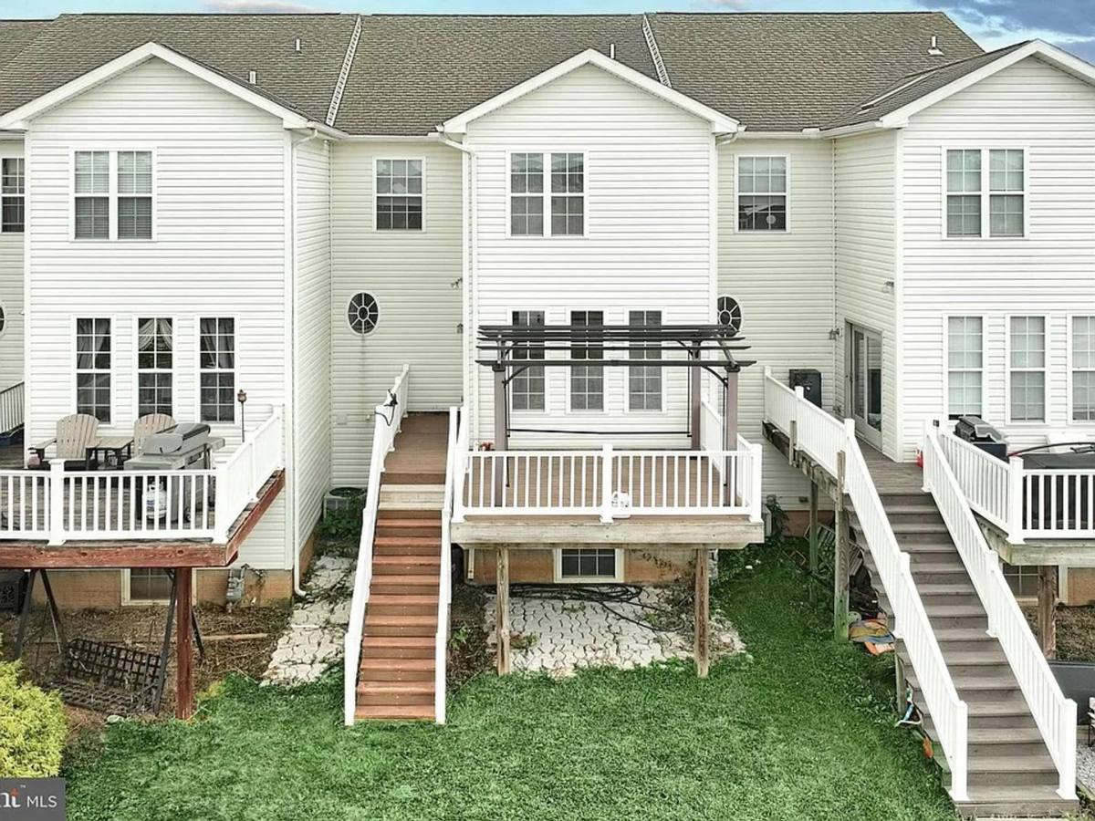 Townhouse for rent at 1193 Ledge Dr, York, PA 17408