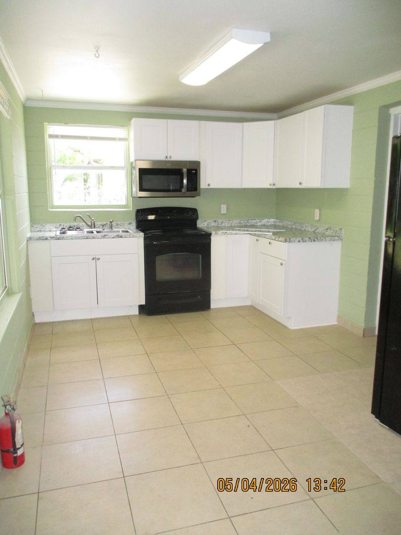 House for rent at 1013 Lewis Dr, Daytona Beach, FL 32117