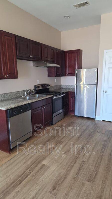 Apartment for rent at 3931 Hamilton St, New Orleans, LA 70118