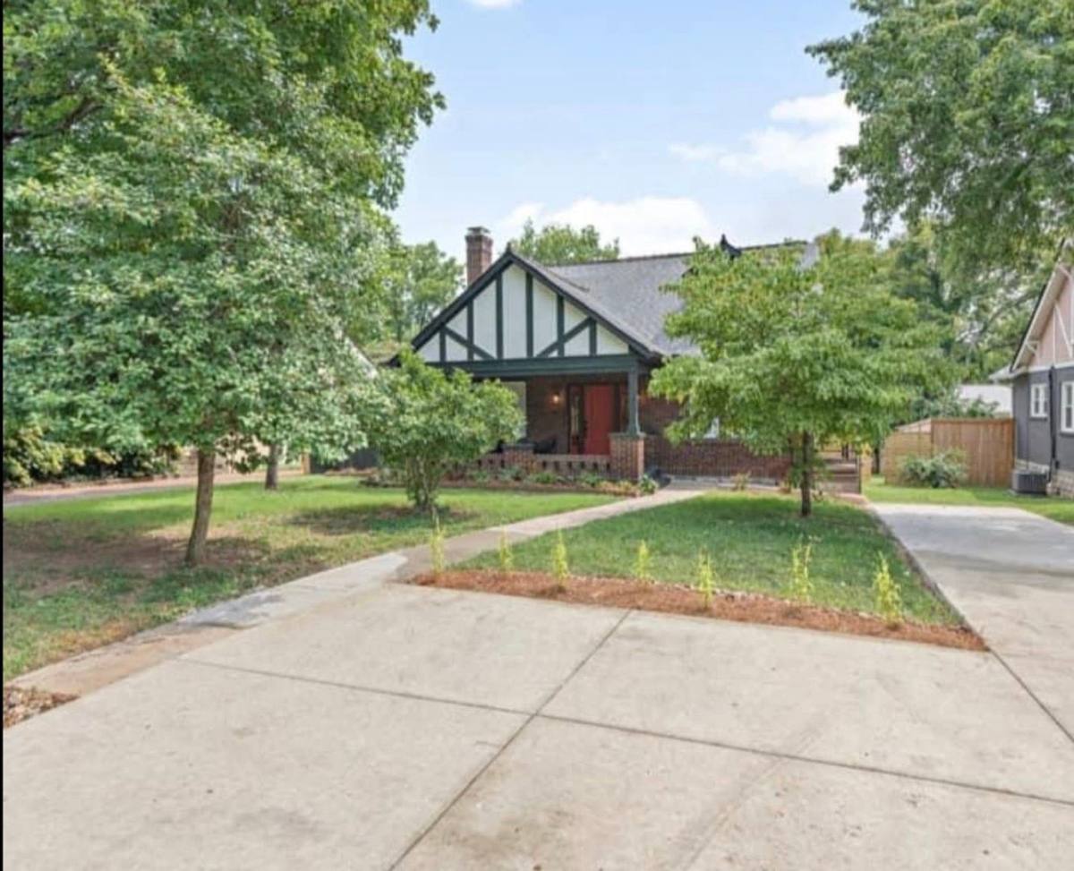 Apartment for rent at 1002 Fairwin Ave, Nashville, TN 37216