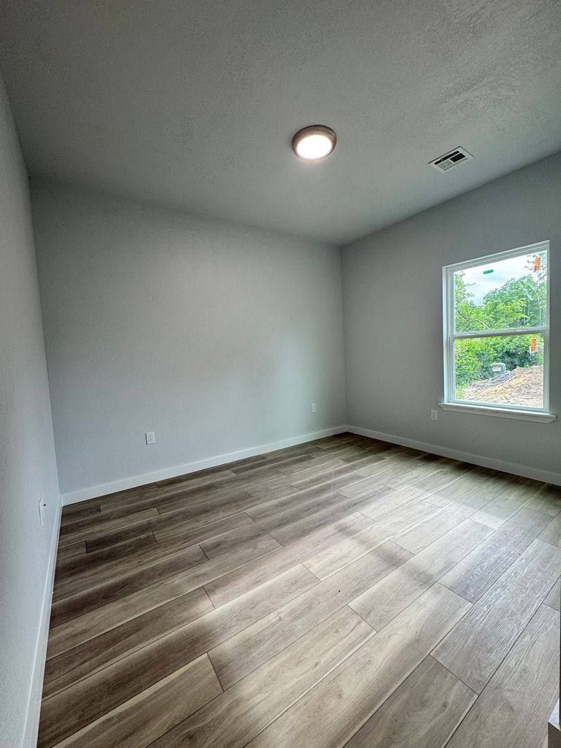 Apartment for rent at 6308 N Boulder Ave W, Tulsa, OK 74126