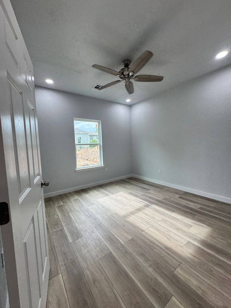 Apartment for rent at 6308 N Boulder Ave W, Tulsa, OK 74126