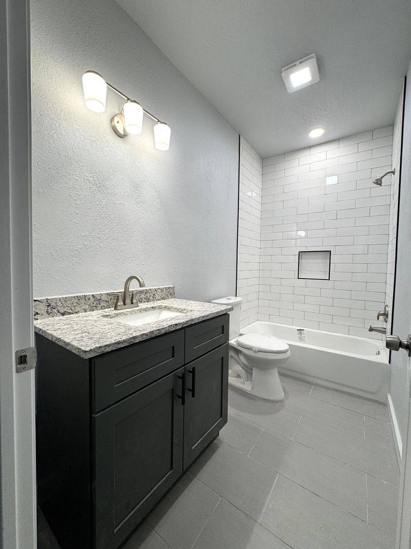 Apartment for rent at 6308 N Boulder Ave W, Tulsa, OK 74126