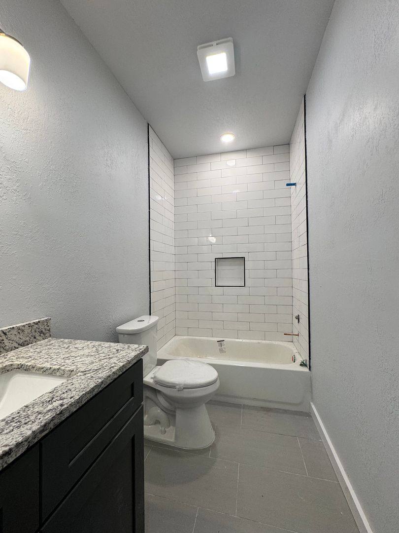 Apartment for rent at 6308 N Boulder Ave W, Tulsa, OK 74126