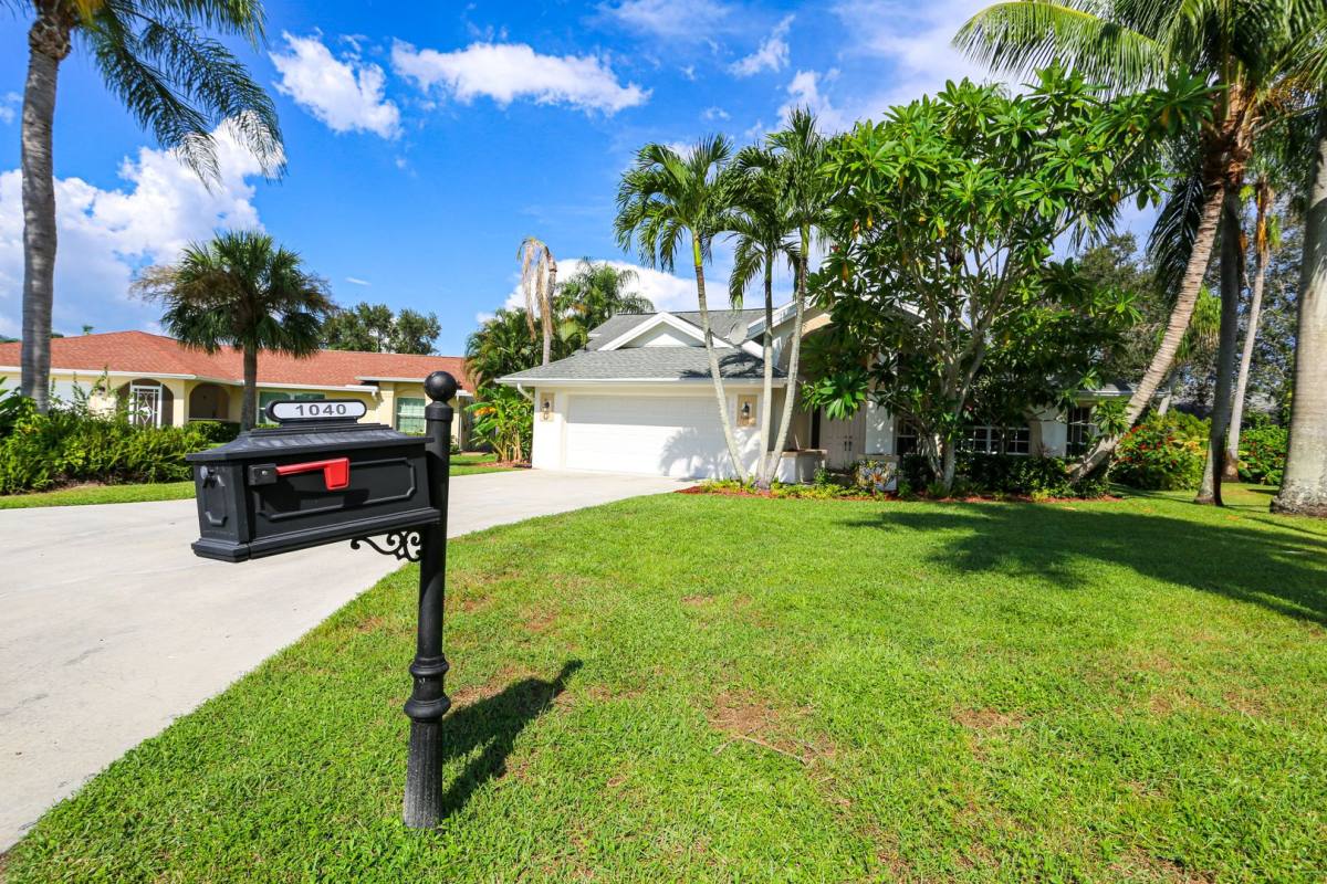 House for rent at 1040 Moon Lake Dr, Naples, FL 34104