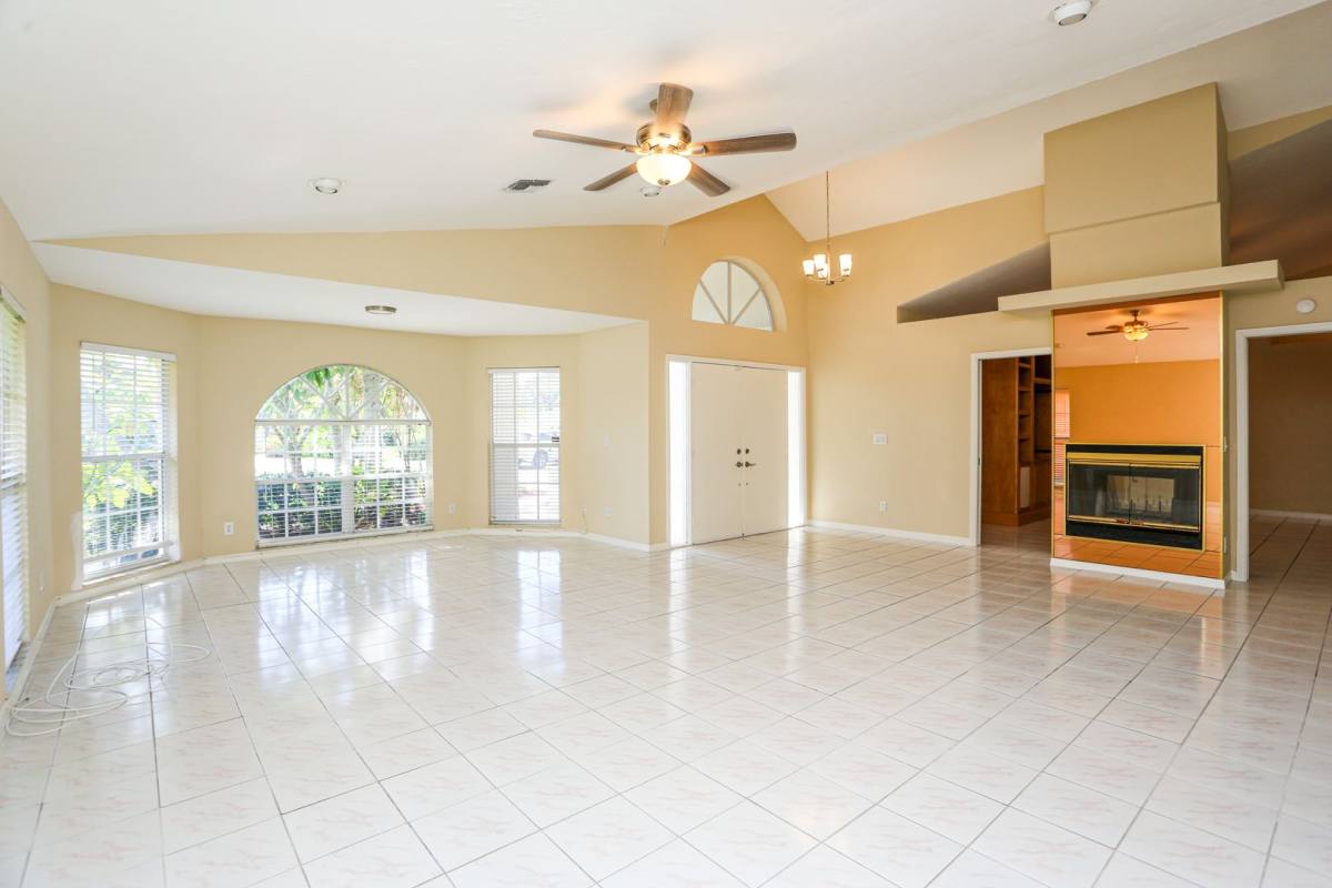 House for rent at 1040 Moon Lake Dr, Naples, FL 34104