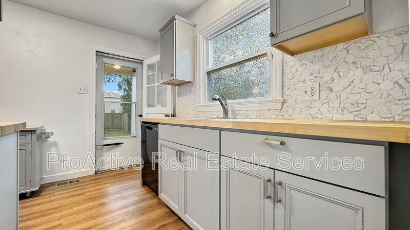 House for rent at 607 Lee St, Hampton, VA 23669