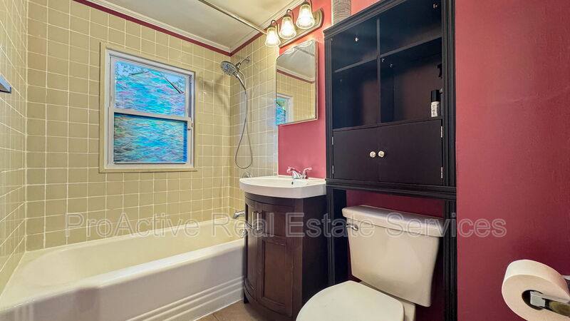 House for rent at 607 Lee St, Hampton, VA 23669