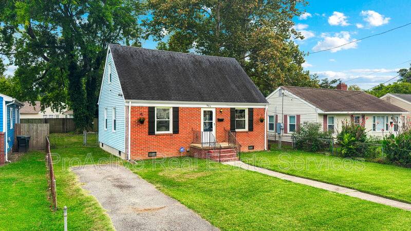 House for rent at 607 Lee St, Hampton, VA 23669