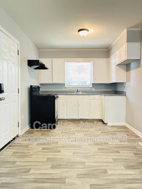 House for rent at 1030 Caldwell St, Statesville, NC 28677