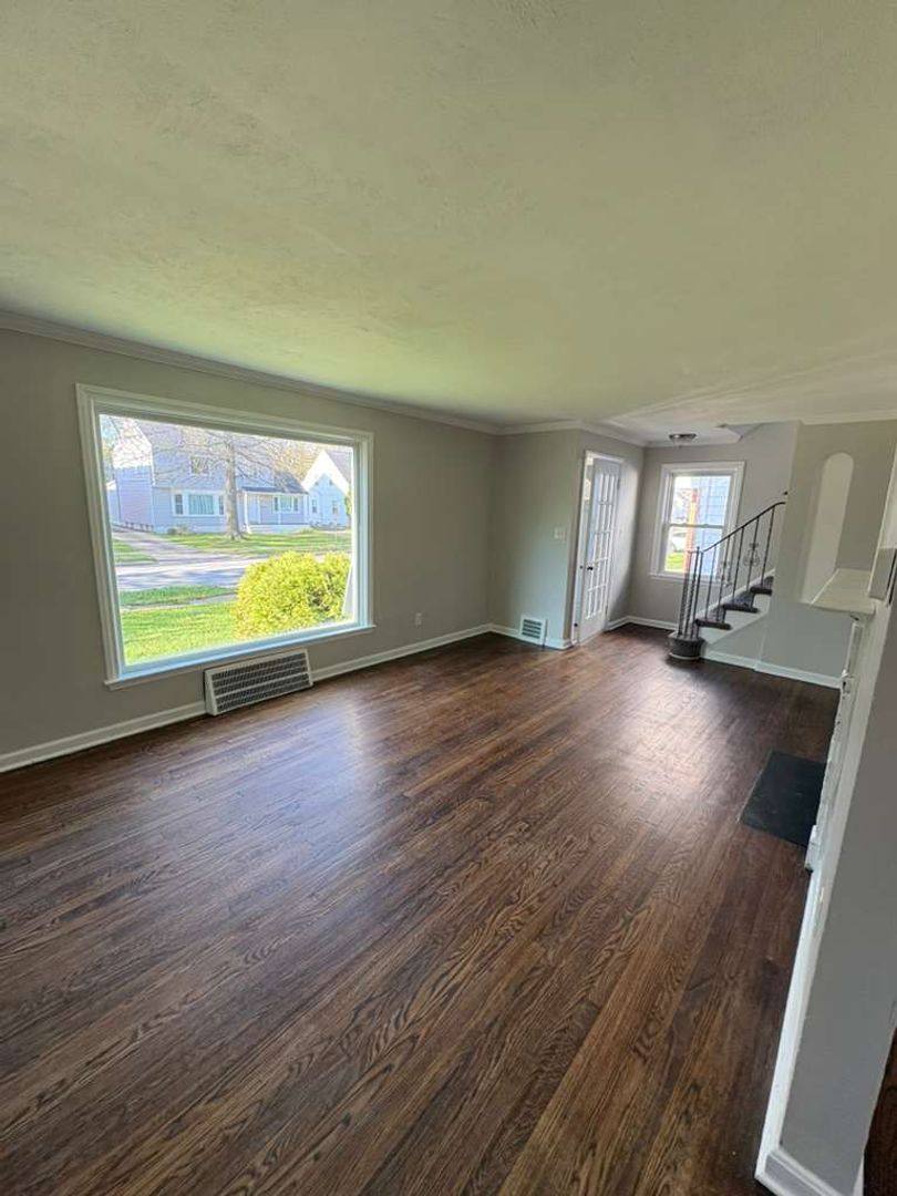 House for rent at 4461 Groveland Rd, Cleveland, OH 44118