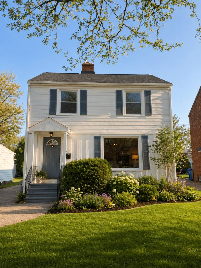 House for rent at 4461 Groveland Rd, Cleveland, OH 44118