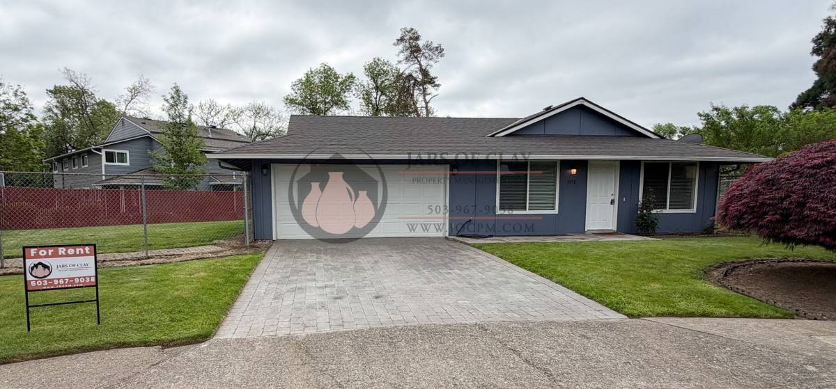 House for rent at 3370 Beacon Court NE, Salem, OR 97301