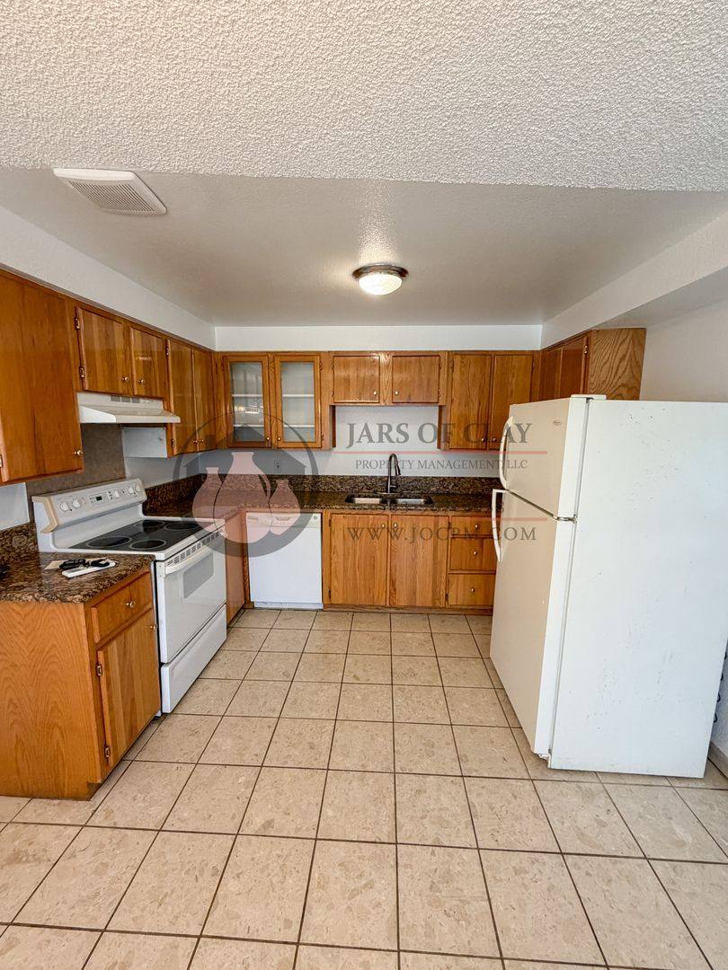House for rent at 3370 Beacon Court NE, Salem, OR 97301