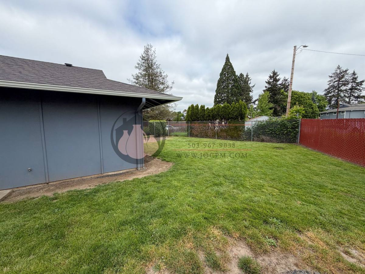 House for rent at 3370 Beacon Court NE, Salem, OR 97301