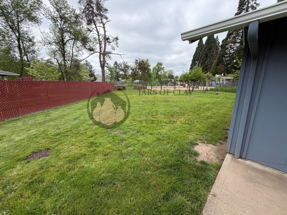 House for rent at 3370 Beacon Court NE, Salem, OR 97301