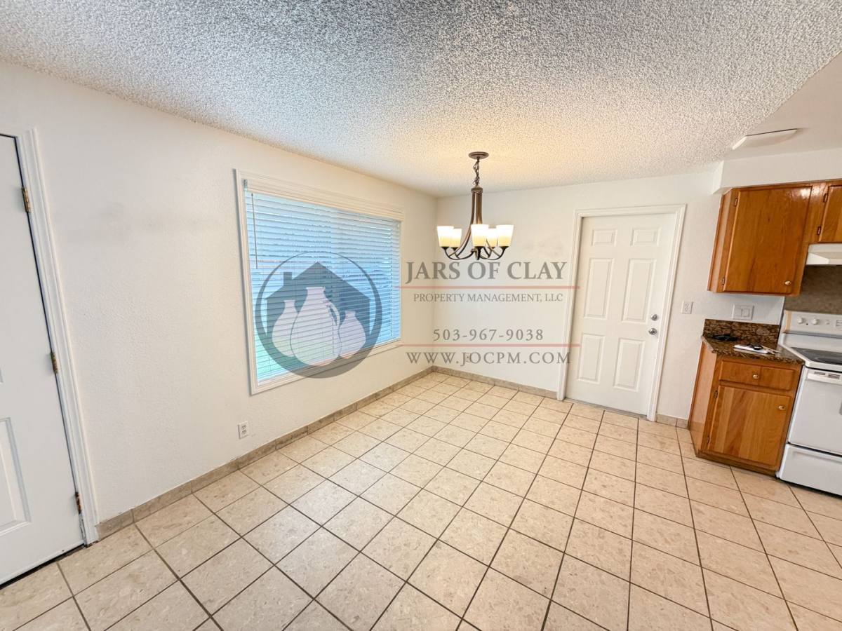 House for rent at 3370 Beacon Court NE, Salem, OR 97301