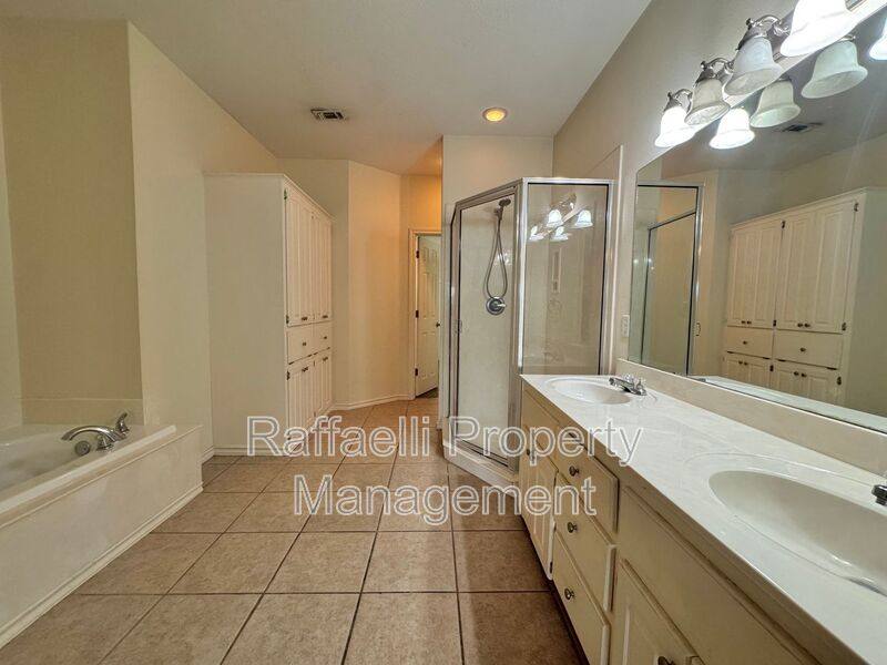 Townhouse for rent at 6 Fernwood Dr #B, Texarkana, TX 75503