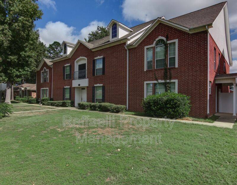 Townhouse for rent at 6 Fernwood Dr #B, Texarkana, TX 75503