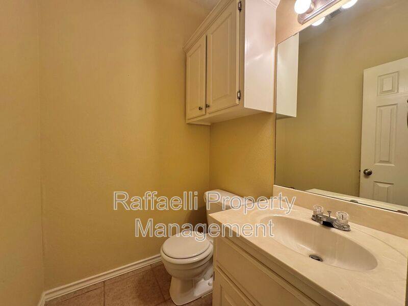 Townhouse for rent at 6 Fernwood Dr #B, Texarkana, TX 75503