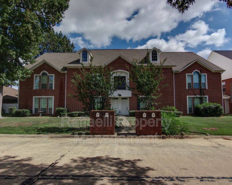 Townhouse for rent at 6 Fernwood Dr #B, Texarkana, TX 75503