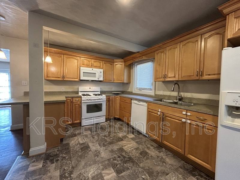 House for rent at 409 E Lorengo Ave, Norfolk, VA 23503
