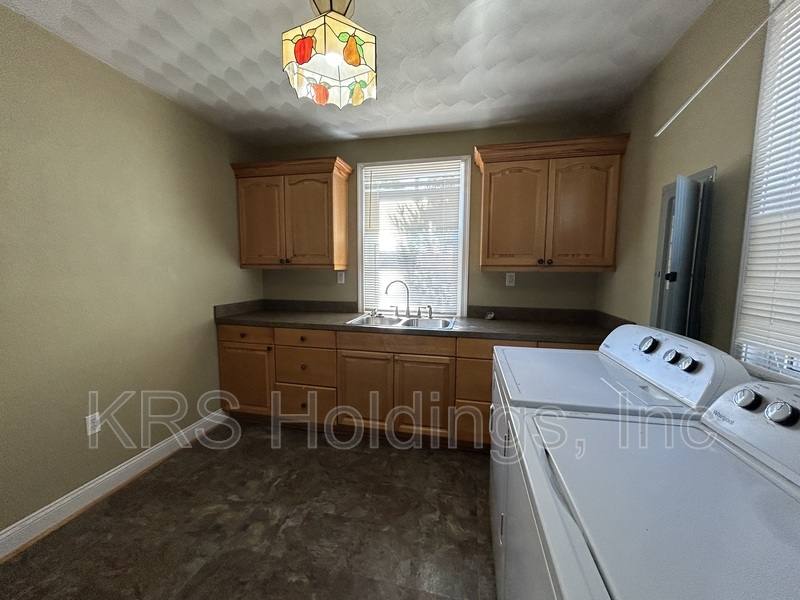 House for rent at 409 E Lorengo Ave, Norfolk, VA 23503