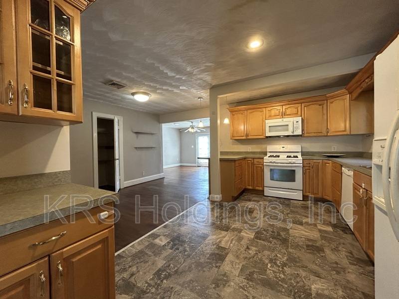 House for rent at 409 E Lorengo Ave, Norfolk, VA 23503