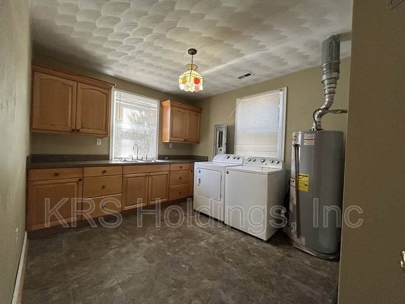 House for rent at 409 E Lorengo Ave, Norfolk, VA 23503