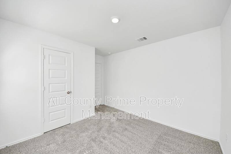 House for rent at 2007 Woodlark Way, Sealy, TX 77474