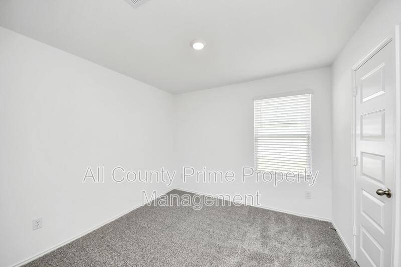 House for rent at 2007 Woodlark Way, Sealy, TX 77474